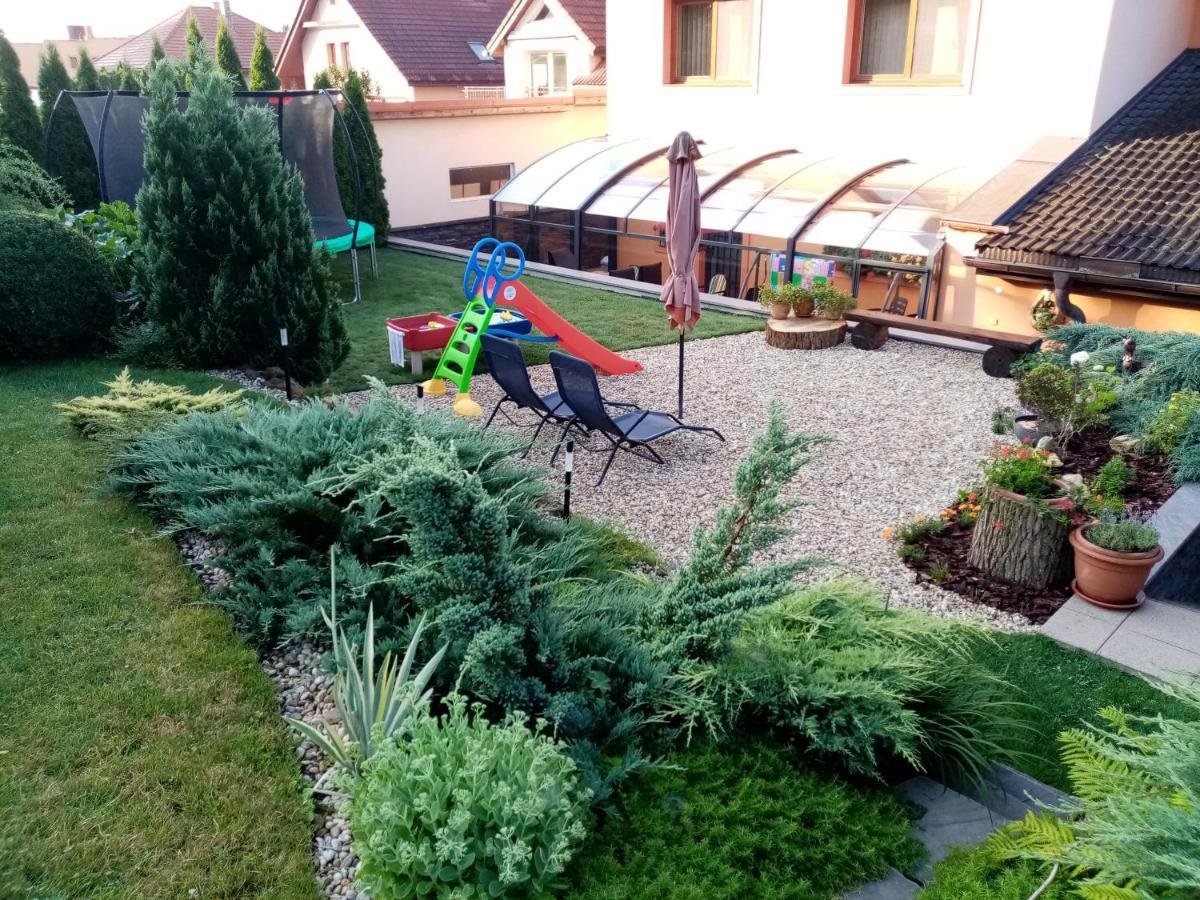 Brezno 2 Izbovy Apartman Sabi Exterior photo