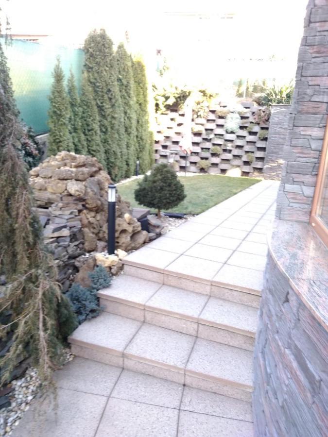Brezno 2 Izbovy Apartman Sabi Exterior photo